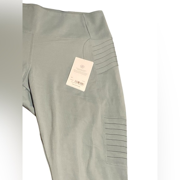 Athleta Delancey Moto Tight Leggings size 2X color sage 
BIN #11 - Picture 3 of 6